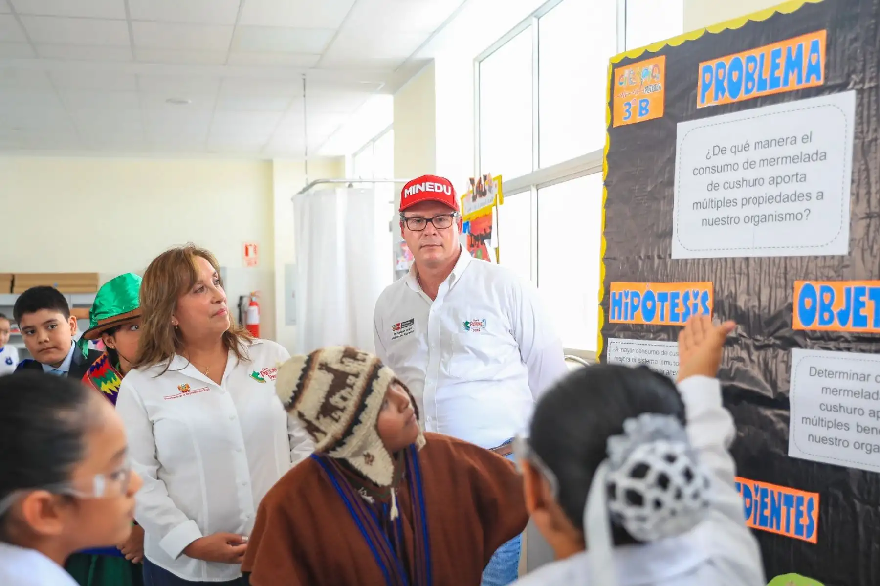 La presidenta de la república, Dina Boluarte, participa en la ceremonia de inauguración de la Escuela Bicentenario I.E. N.° 2100 Juan Velasco Alvarado, que brindará educación de calidad a más de 1060 estudiantes de educación primaria. Foto: ANDINA/Prensa Presidencia