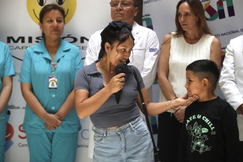 Médicos lanzan campaña gratuita a niños y adolescentes con labio leporino y paladar hendido en el INSN Breña