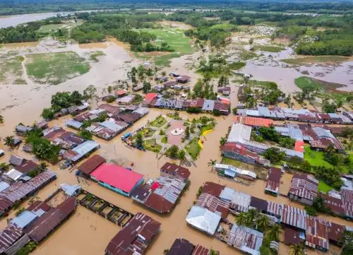 Las lluvias intensas y el desborde del río Huallaga han provocado cuantiosos daños en la región San Martín y uno de los distritos más afectados es Papaplaya. ANDINA/Difusión