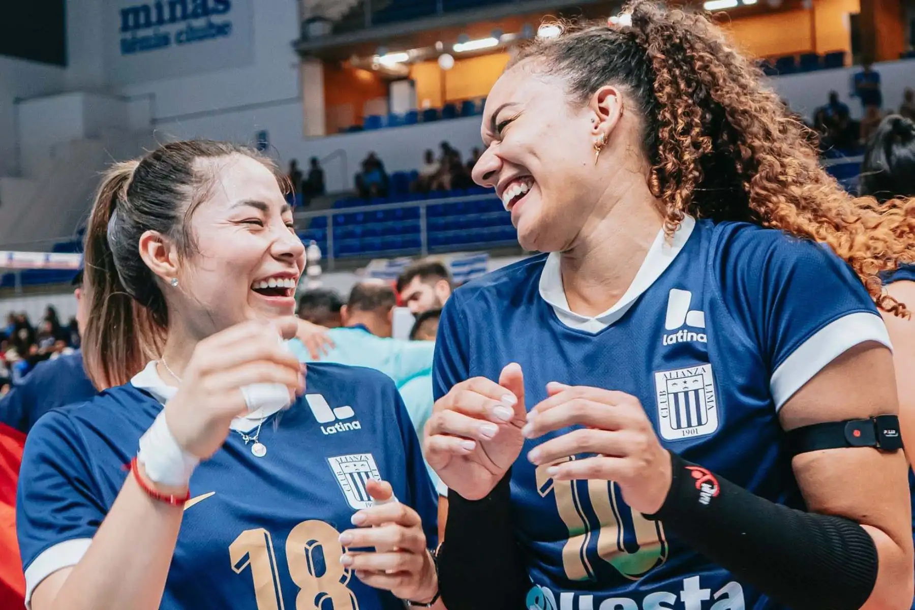 Con una actuación impecable, Alianza Lima aseguró su pase al Mundial de Clubes tras vencer a Estudiantes de La Plata en las semifinales del Sudamericano. Un hito para el voleibol peruano. Foto: ANDINA/Difusión
