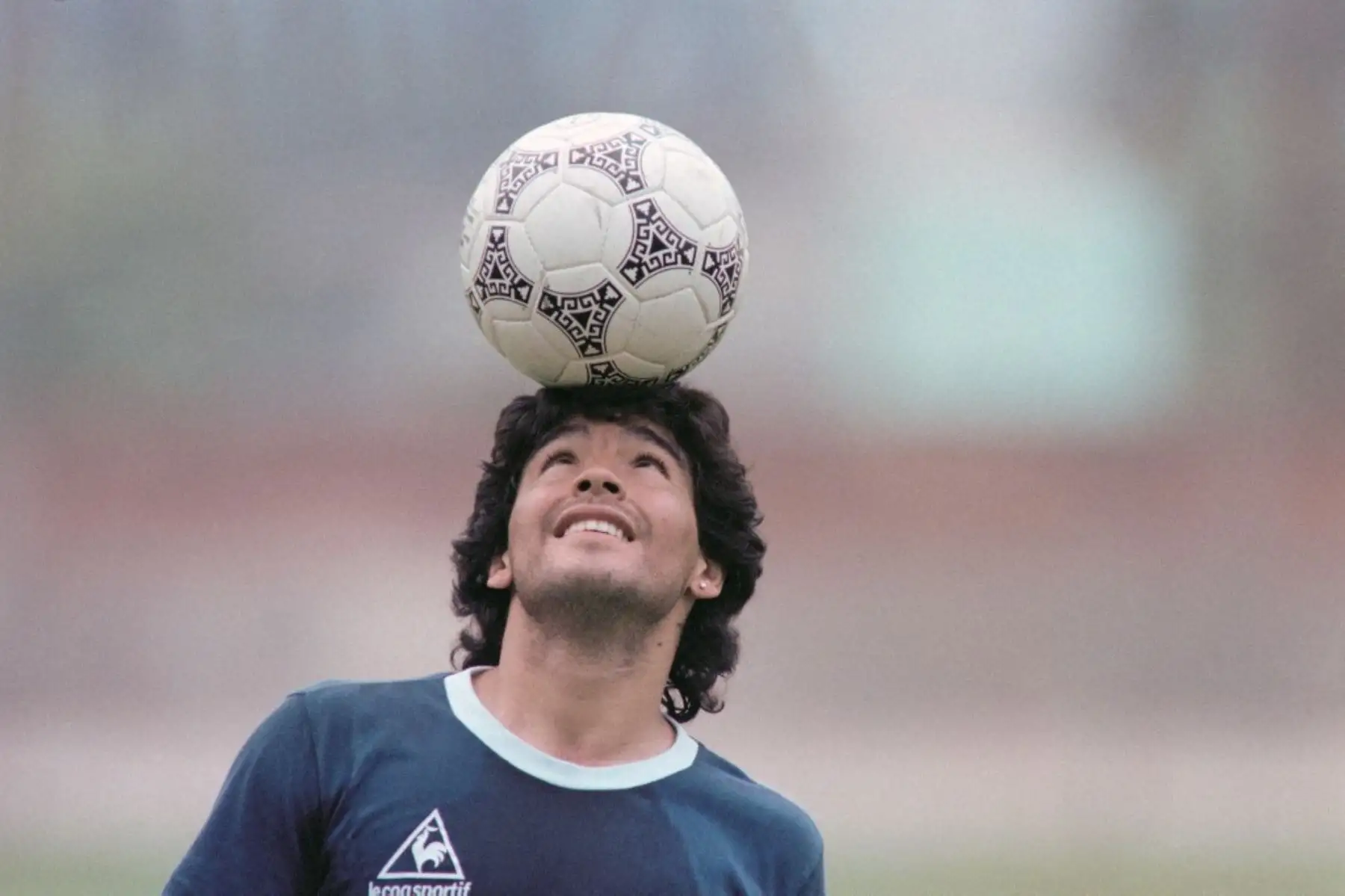 Las querellas en el caso incluyen a los cinco hijos reconocidos de Maradona y a sus hermanas. Cada una busca esclarecer las circunstancias de su muerte y determinar responsabilidades en la atención médica recibida por el exfutbolista antes de su fallecimiento. Foto: AFP