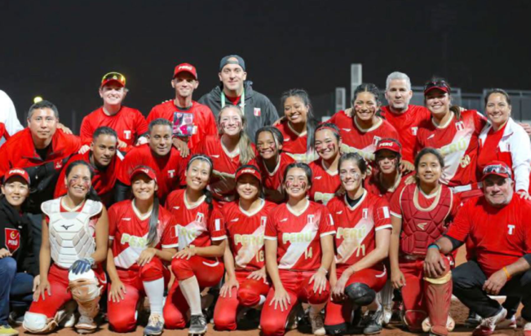 Equipo nacional de softbol viaja a México