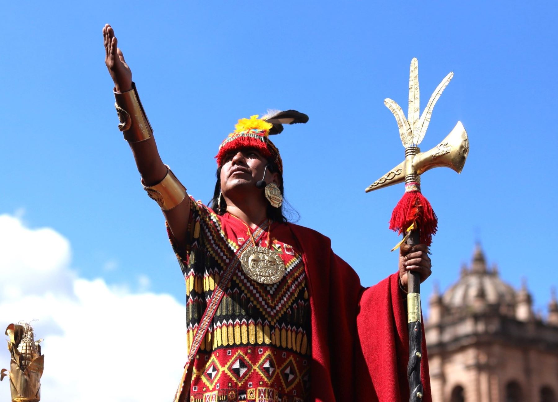 Emufec informó que evalúa la permanencia del actor Robert Paucara Churana (42), quien personifica al “Inca Pachacuteq”, en la escenificación del Inti Raymi, tras revelarse una denuncia de violencia física y psicológica. ANDINA/Difusión