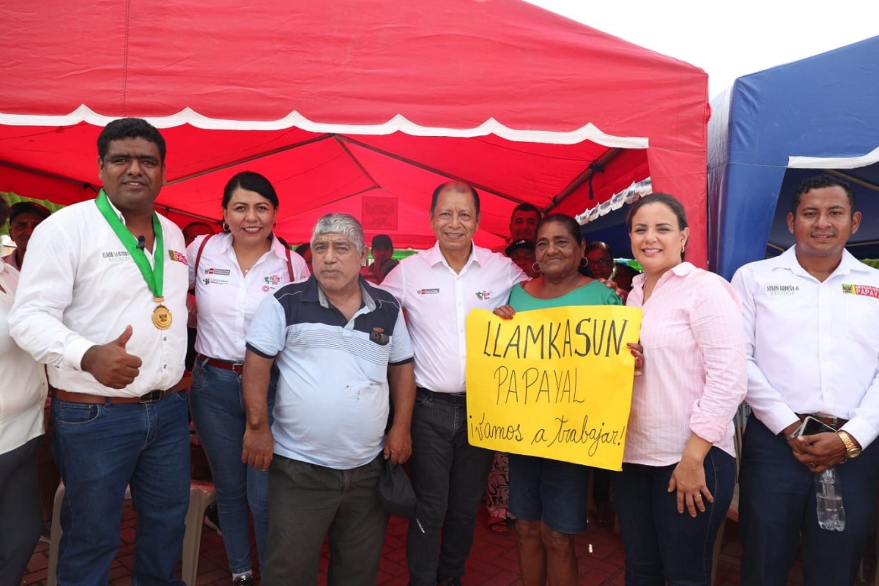 Ministro de Trabajo y Promoción del Empleo, Daniel Maurate Romero, anunció hoy la aprobación de un millón de soles para generar empleo temporal en Papayal, región Tumbes. Foto: Cortesía.