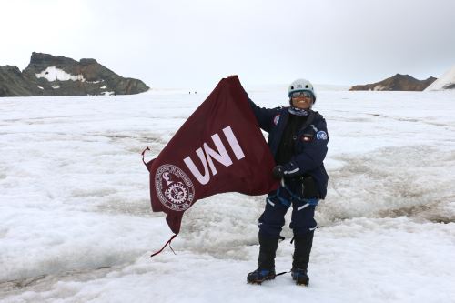 La joven investigadora Pilar Fernández fue parte de la segunda fase de la expedición ANTAR XXXI, integrada por más de 50 científicos nacionales e internacionales. Foto: UNI