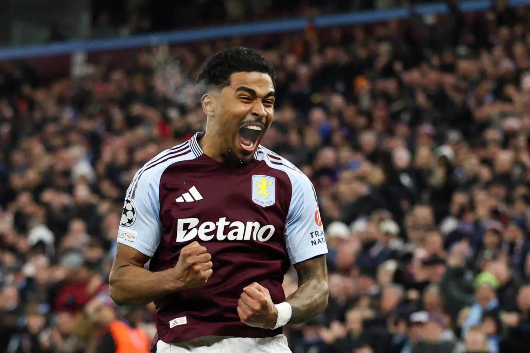 El defensor holandés del Aston Villa, Ian Maatsen, celebra después de marcar el segundo gol de su equipo durante el partido de vuelta de los octavos de final de la UEFA Champions League entre Aston Villa y Club Brugge en Villa Park en Birmingham, centro de Inglaterra.
Foto: AFP