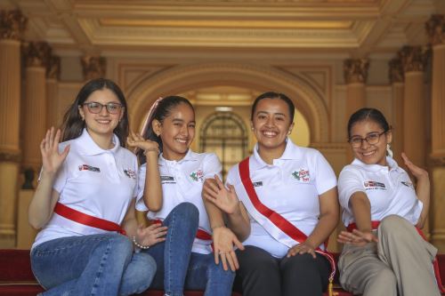 En el marco del Día Internacional De La Mujer, 4 niñas asumieron simbólicamente cargos del Estado en "¡Yo Presidenta! ¡Yo Ministra!"