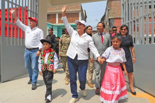 Presidenta Dina Boluarte inaugura Escuela Bicentenario del distrito de Lurigancho-Chosica