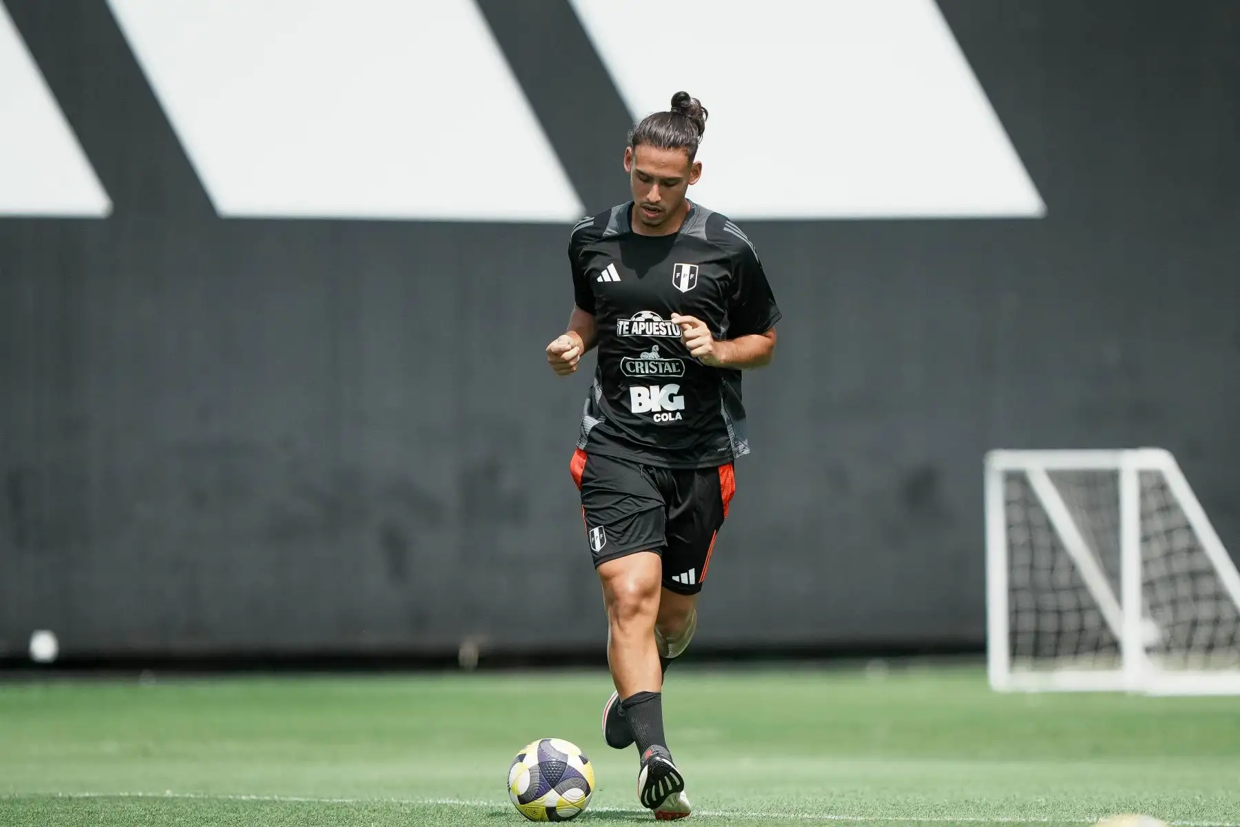 Entrenamiento de la selección peruana con mira a los próximos partidos de las Eliminatorias a la Copa Mundial de la FIFA 2026.  Foto: ANDINA/FPF