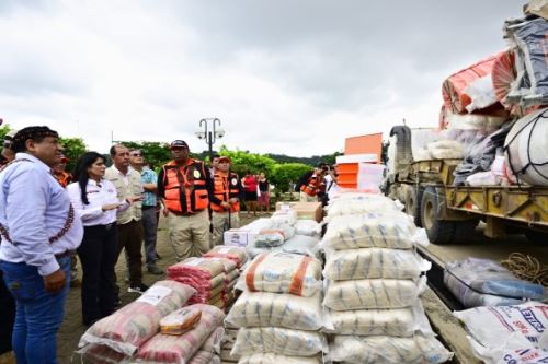 En su calidad de coordinadora del Ejecutivo de la región Amazonas, la ministra de Comercio Exterior y Turismo, Desilú León, llegó a Nieva para coordinar la entrega de ayuda. Foto: Mincetur