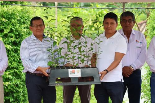 Presidente del Congreso, Eduardo Salhuana, participó en inicio de proyecto para recuperar ecosistema en Madre de Dios