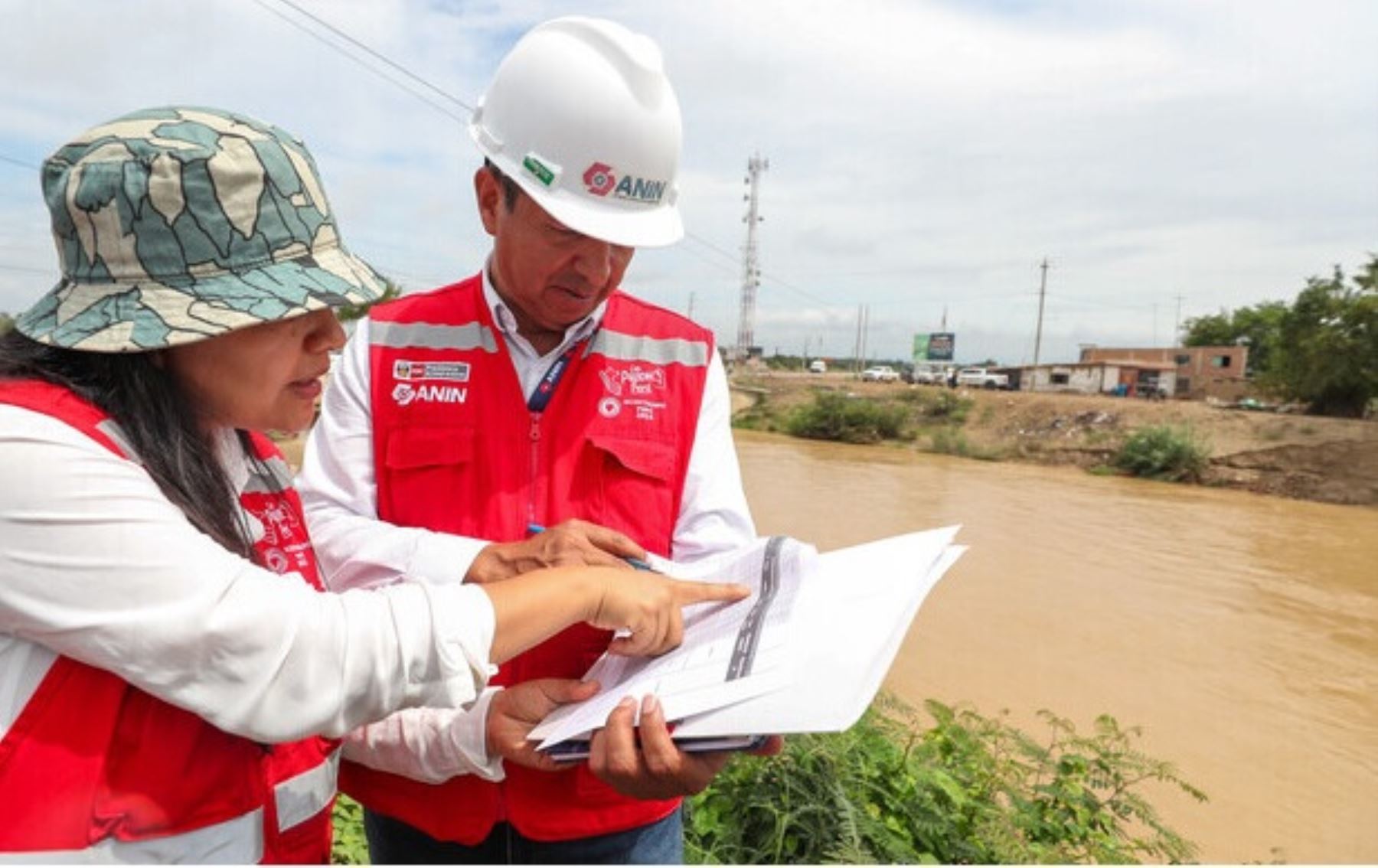 Ejecutivo presenta proyectos para reducir riesgo de desastres a 180 empresas nacionales y extranjeras