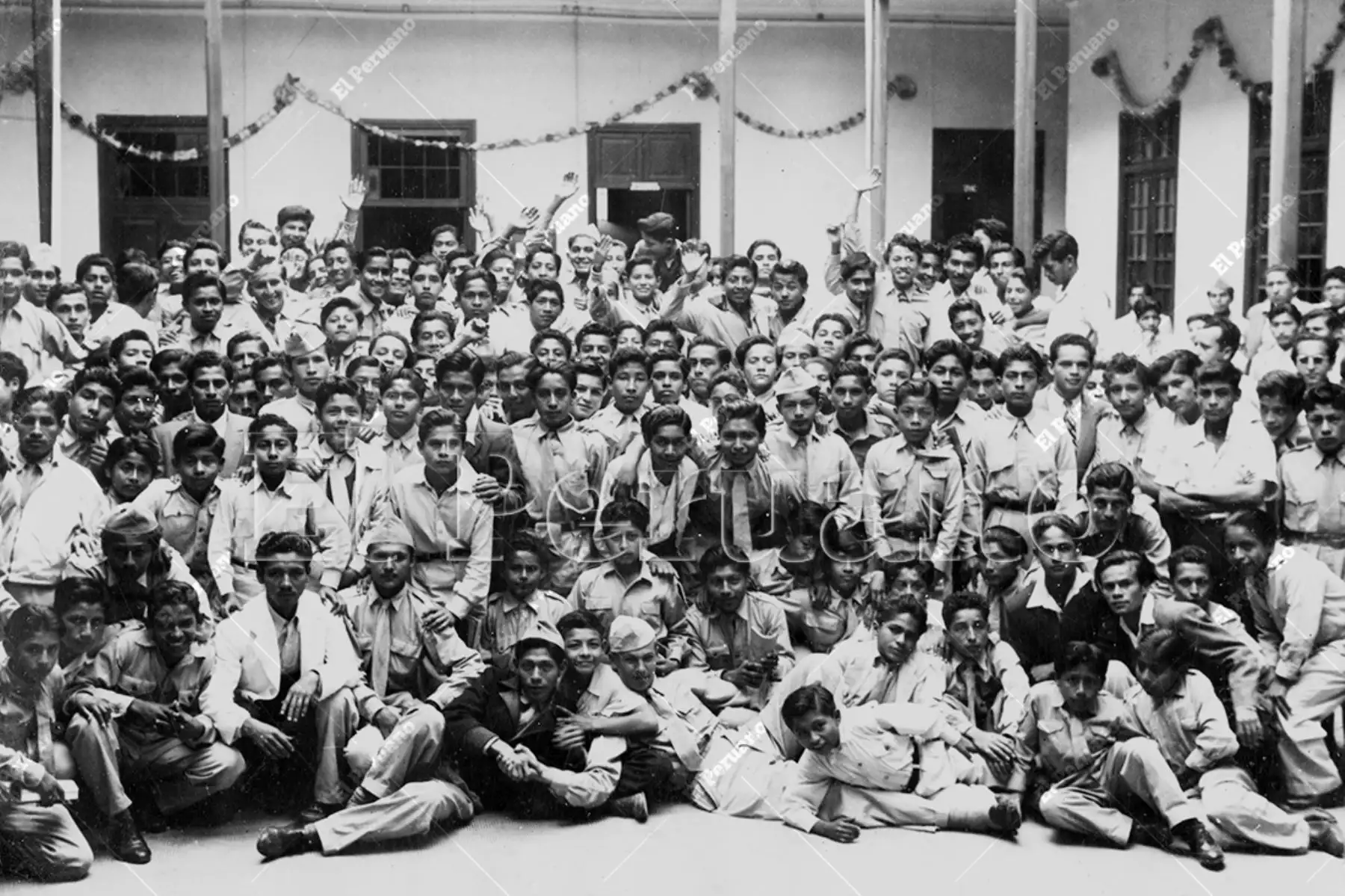 Piura - Década 1950 / Alumnos del Colegio Nacional San Miguel de Piura. Foto Archivo Histórico de El Peruano
