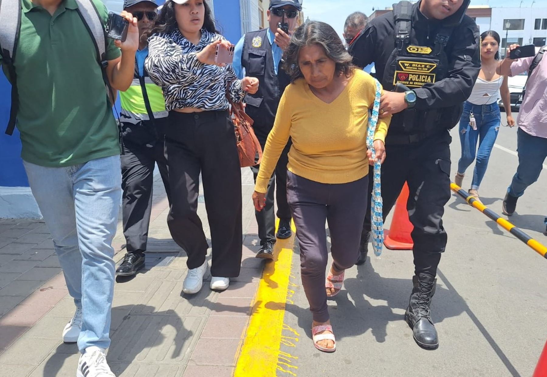 Una mujer fue herida de bala esta tarde tras resistirse a un robo en plena plaza de Armas de Trujillo. Foto: Luis Puell