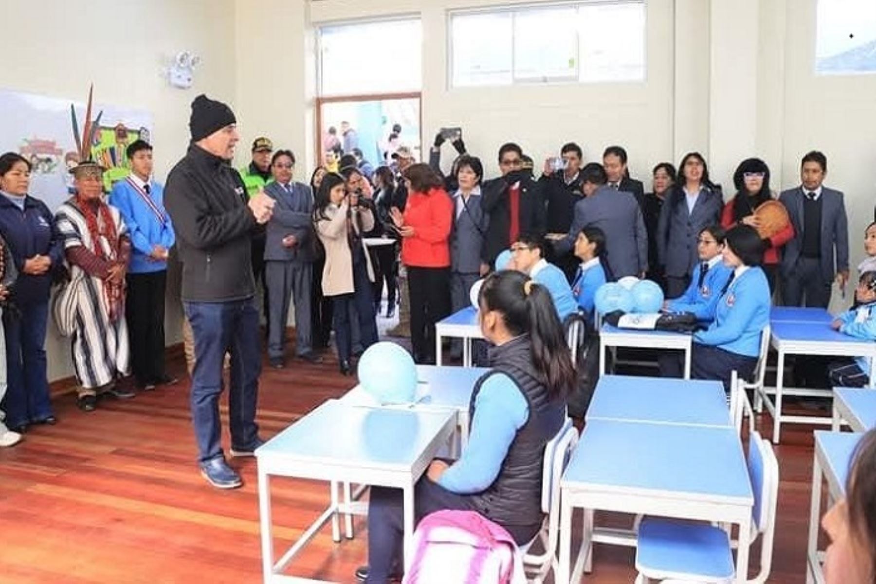 Titular del Minem se reunió con el gobernador regional y autoridades de Pasco para abordar la situación de emergencia causada por las intensas lluvias en la región.