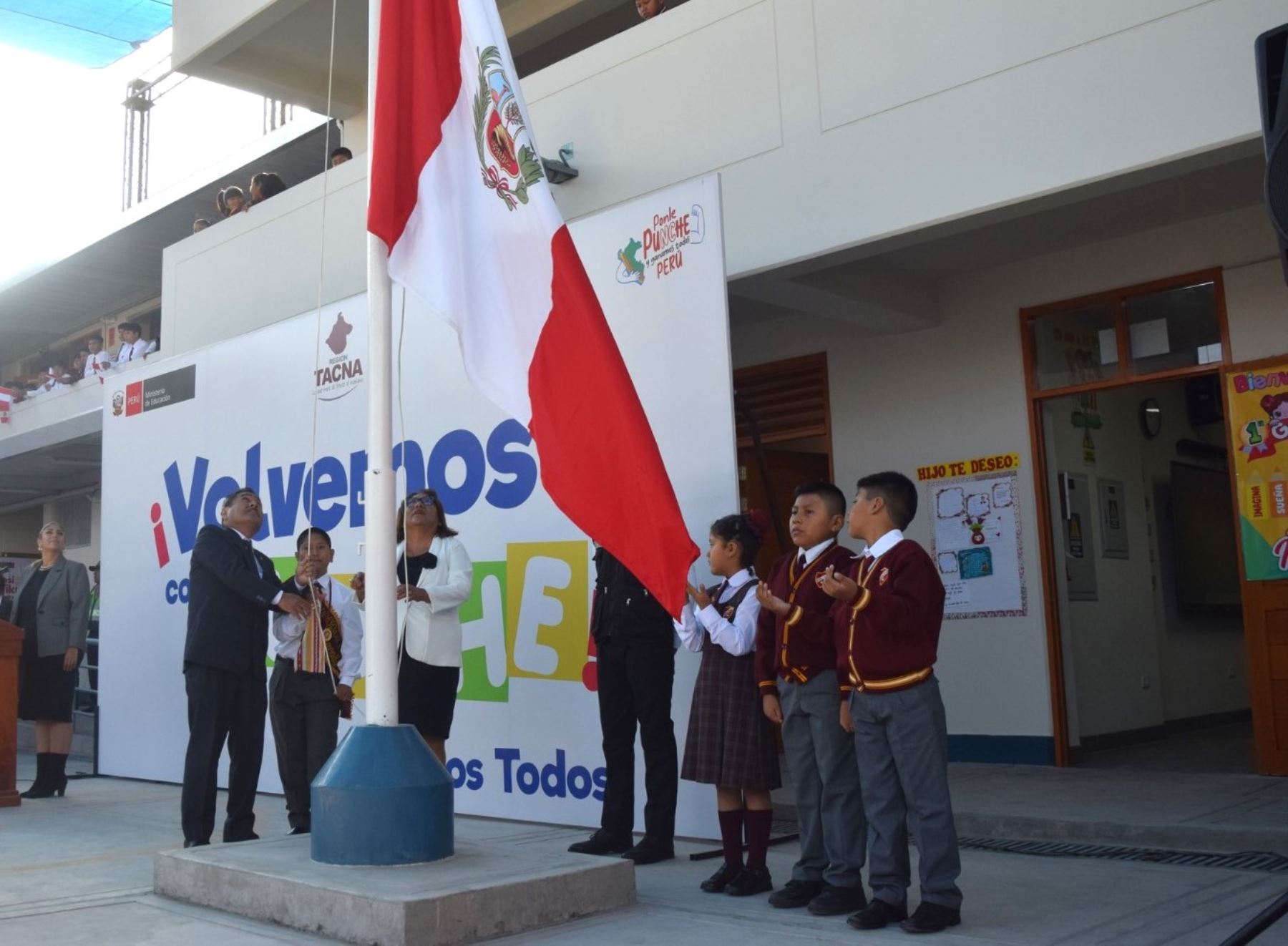 Más de 80,000 niños y adolescentes de Tacna iniciaron el año escolar 2025 en 690 colegios de esta región. Foto: ANDINA/difusión.