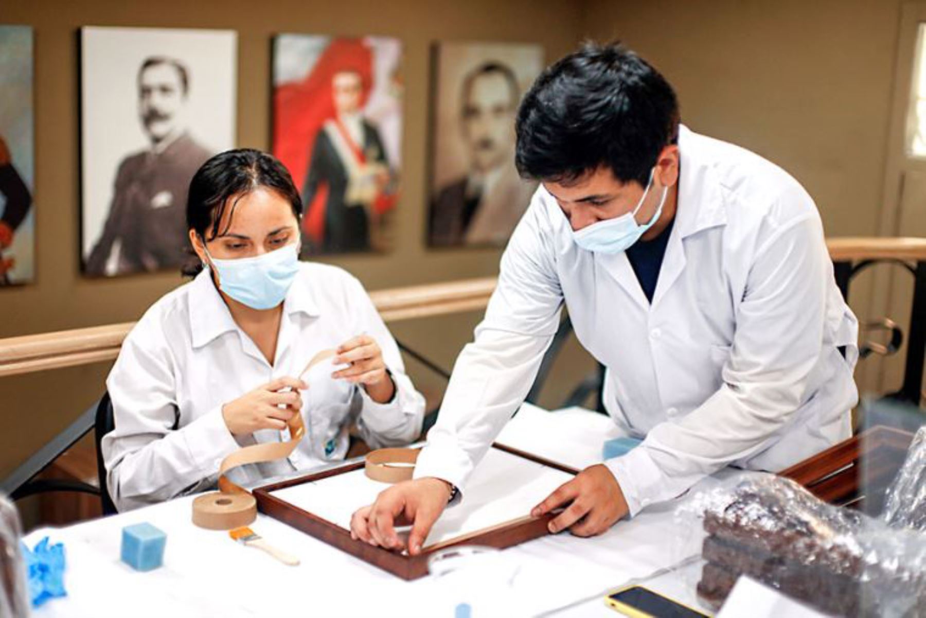 Para preparar la muestra, profesionales en conservación y restauración de Prolima hicieron un trabajo preventivo de mantenimiento a todas las piezas, a fin de garantizar su cuidado durante la exposición. Foto:ANDINA/Difusión
