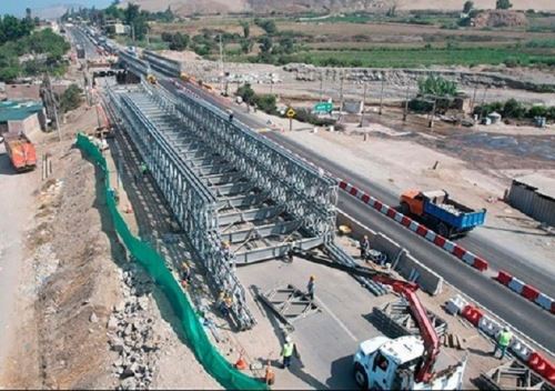 Concluyen los trabajos de ensamblaje del segundo puente modular en Chancay que reemplaza a la colapsada infraestructura que provocó la caída de un bus interprovincial que dejó seis muertos y alrededor de 40 heridos. Foto: ANDINA/difusión.