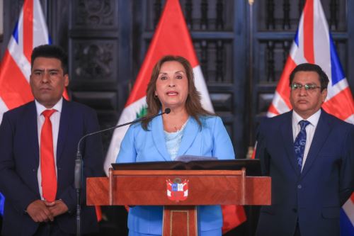 Presidenta Dina Boluarte lidera suscripción de adenda al contrato con Reino Unido