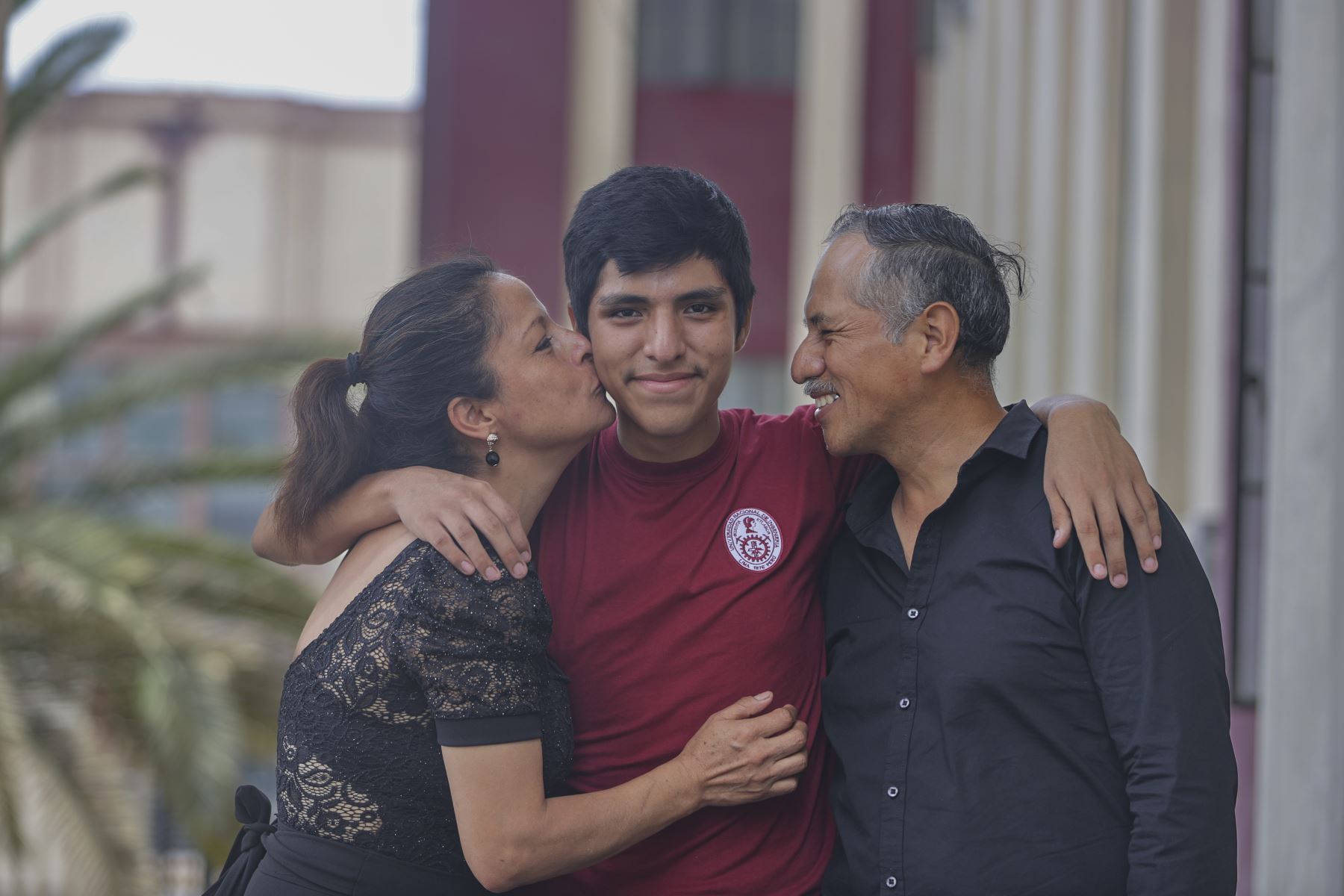 Mario Gilvonio participó en diferentes Olimpiadas Internacionales de Física y Astronomía trayendo medallas de oro, plata y bronce para el Perú. 