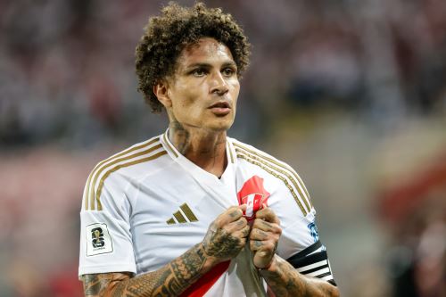 Con goles de Andy Polo y Paolo Guerrero, Perú vence 2-0 a Bolivia al final del primer tiempo en el Estadio Nacional de Lima por las Eliminatorias al Mundial 2026. Polo abrió el marcador con un potente remate, y Guerrero amplió la ventaja con una gran definición dentro del área. Foto: ANDINA/ Luis Iparraguirre