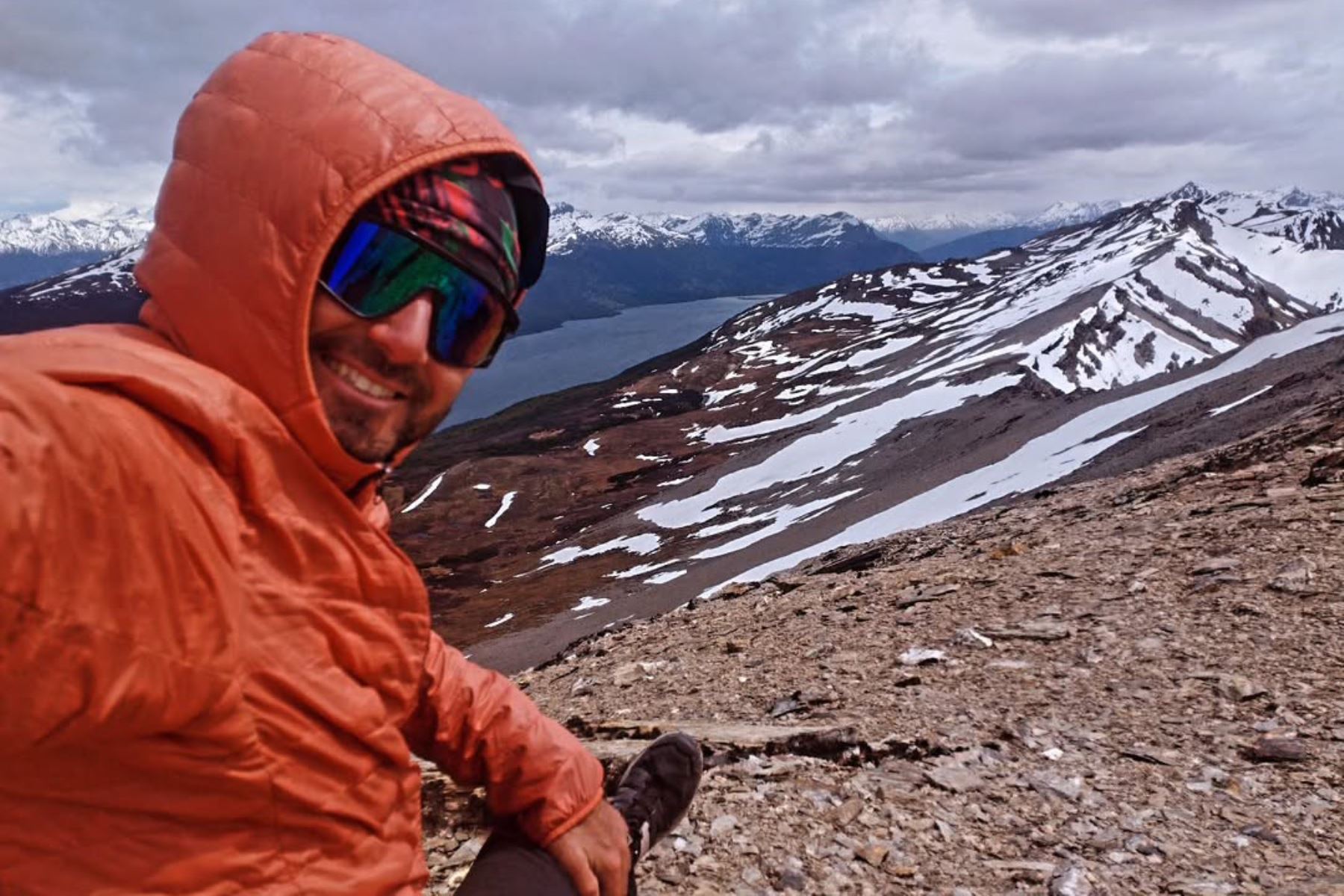 Juanma Mérida inició su sueño de recorrer toda Sudamérica en bicicleta hace más de 10 meses. En ese tiempo ha recorrido parajes fantásticos de Colombia, Venezuela, Brasil, Paraguay, Uruguay, Argentina y Chile. Aquí una foto en Ushuaia, ciudad argentina que se ubica en el archipiélago de Tierra del Fuego, el extremo austral de Sudamérica, apodado el "Fin del Mundo", una vía de acceso a los cruceros hacia la Antártida. Esta semana pasará por Lima en su camino hacia el Ecuador. 