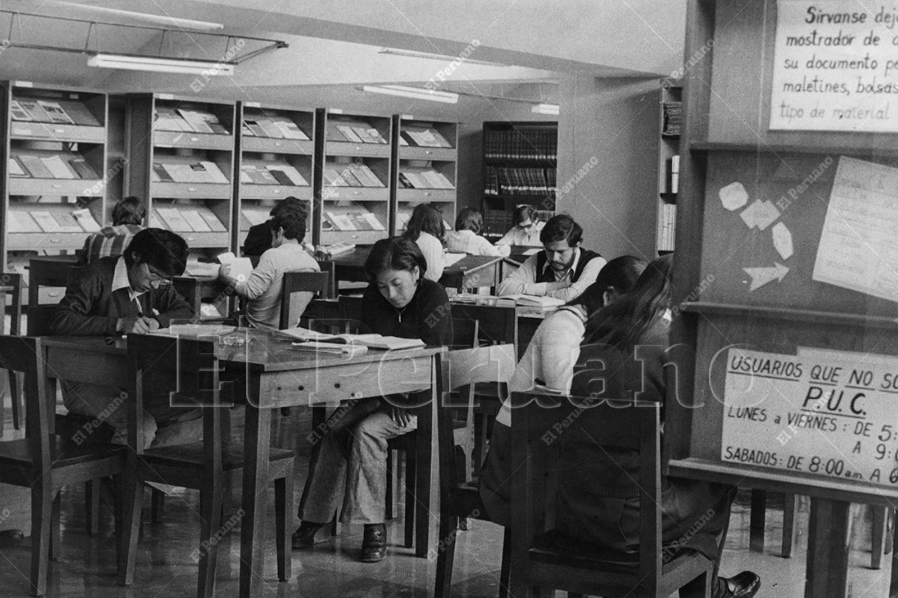 Lima - 9 noviembre 1978 / Inauguración de la primera etapa de la biblioteca de la Universidad Católica del Perú. Foto: Archivo Histórico de El Peruano