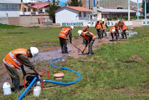 Miembros del Ejército apoyan buen inicio del año escolar en Puno. Foto: ANDINA/Difusión