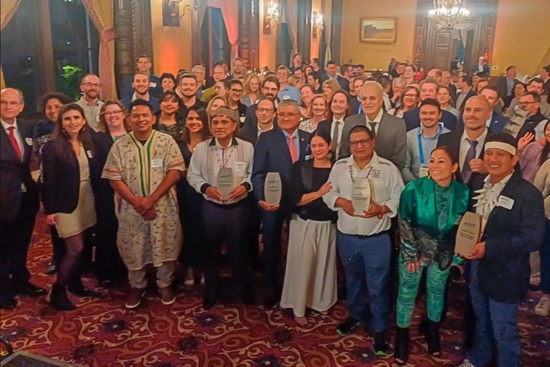 “Este premio es una señal clara de que el camino que estamos construyendo junto a los pueblos indígenas es el correcto", sostuvo el ministro del Ambiente, Juan Carlos Castro.