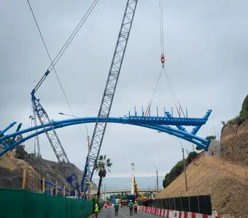 En la zona de trabajo se contará con dos grúas adicionales que realizarán labores en superficie. Cortesía.
