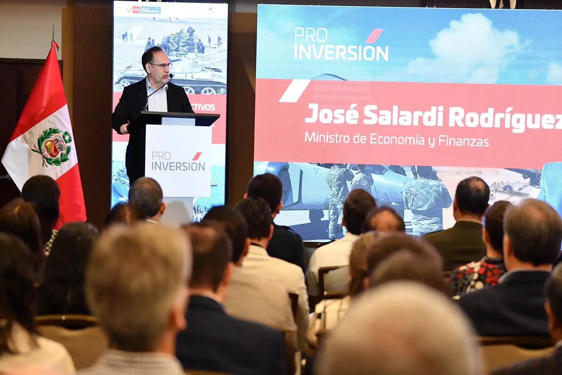 Ministro de Economía y Finanzas, José Salardi..