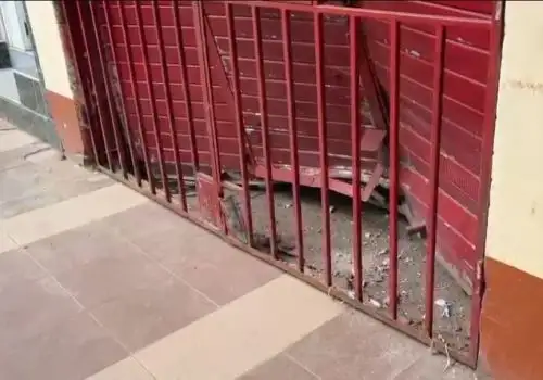 Presuntos extorsionadores arrojaron una carga explosiva contra la vivienda de la madre del gobernador regional de Tumbes, Segismundo Cruces, quien denunció que su hermano recibe amenazas. ANDINA/Difusión