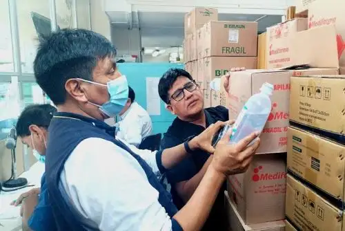 Se recuerda a los profesionales de la salud y a la ciudadanía en general que cualquier sospecha de reacción adversa debe ser reportada al Sistema Peruano de Farmacovigilancia y Tecnovigilancia, a través del Centro Regional de Referencia - Arequipa (CRR).
