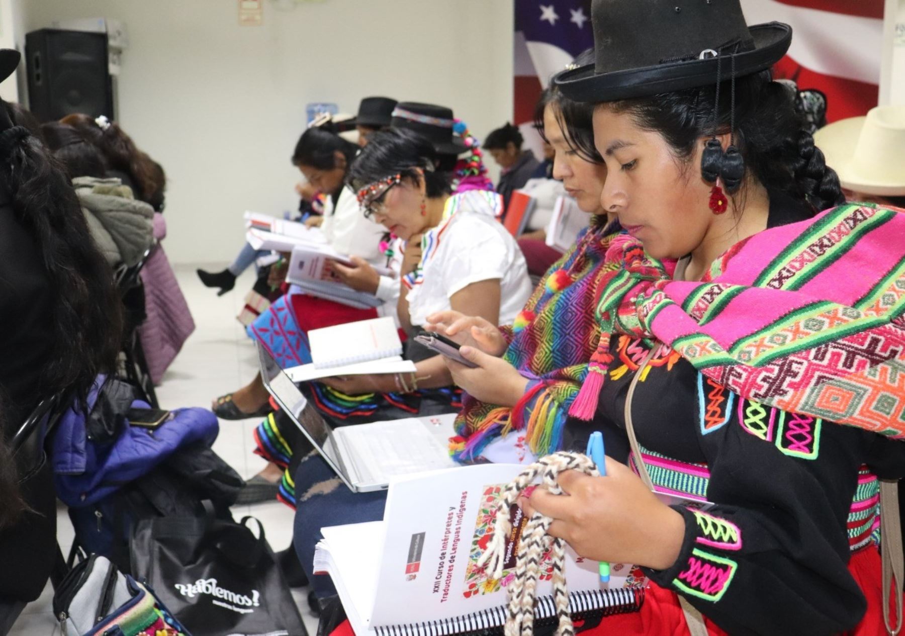 El Ministerio de Cultura informó que 141 ciudadanos superaron la primera etapa del proceso para el 24.° Curso de Intérpretes y Traductores de Lenguas Indígenas u Originarias. ANDINA/Difusión