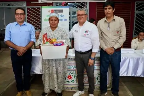 El ministro del Ambiente lideró la firma de tres acuerdos de conservación con comunidades nativas de Ucayali, para fortalecer la gestión de la Reserva Comunal El Sira y el Parque Nacional Sierra del Divisor,.