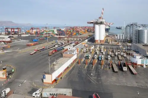 La Asociación de Agentes de Aduana del Perú y la Unión Nacional de Transportistas Dueños de Camiones del Perú – Filial Callao se pronuncian por funcionamiento del puerto del Callao. Foto: Difusión