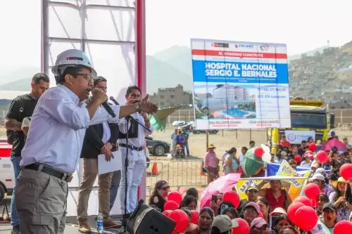 "El Hospital Sergio Bernales es el primero de los mega hospitales que el gobierno está impulsando y en 3 años estará culminado", señaló el ministro de Salud. Foto: Difusión