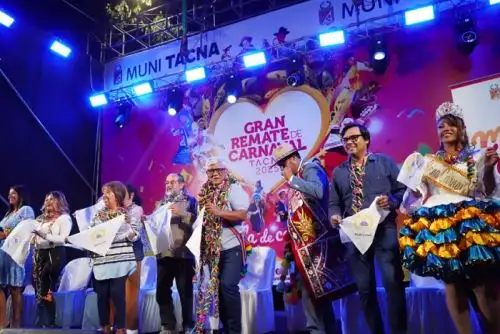 Paralelamente, este 29 y 30 de marzo, se desarrollará la Feria Gastronómica y Artesanal "Carnaval de Sabores y Colores"