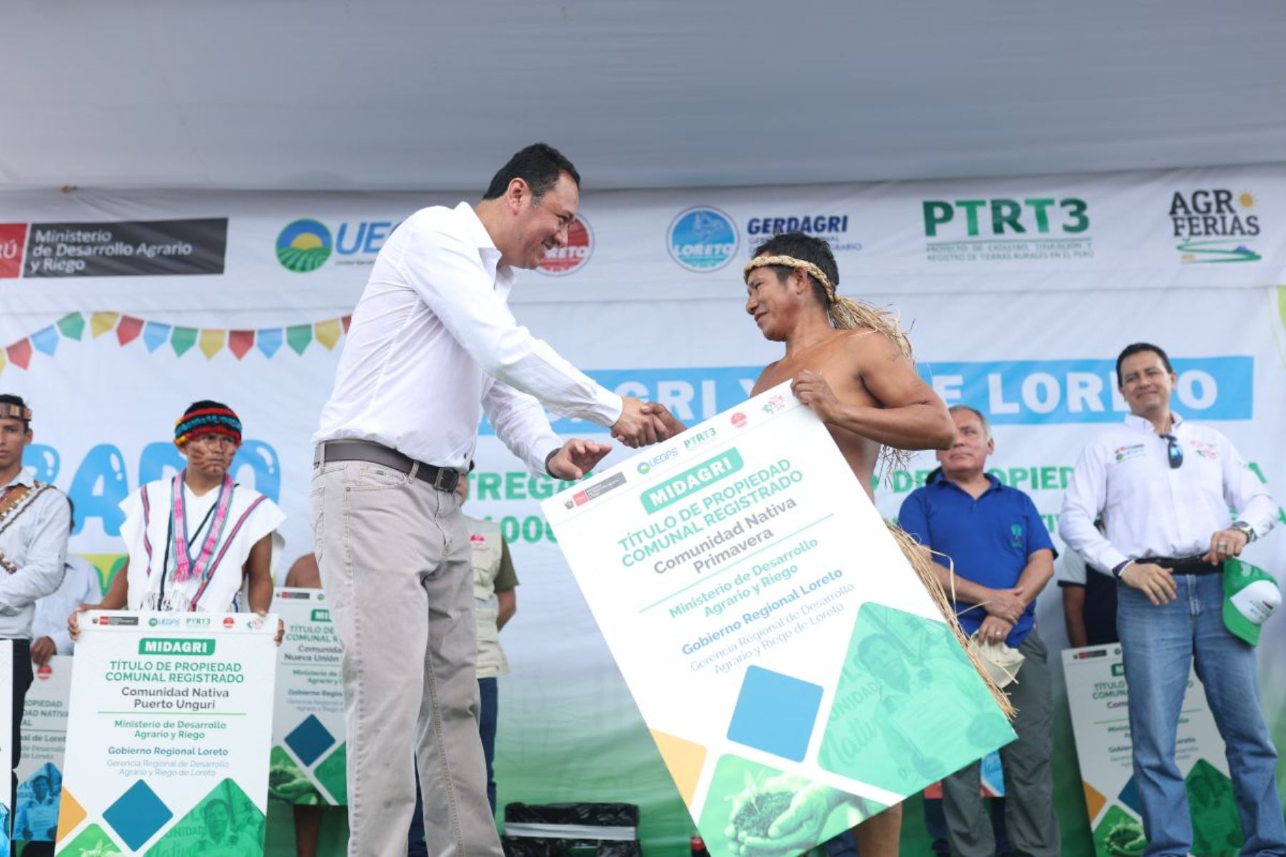 Gobierno entrega títulos de propiedad en beneficio de 1,000 familias de comunidades nativas y campesinas de Loreto. Foto: ANDINA/Difusión