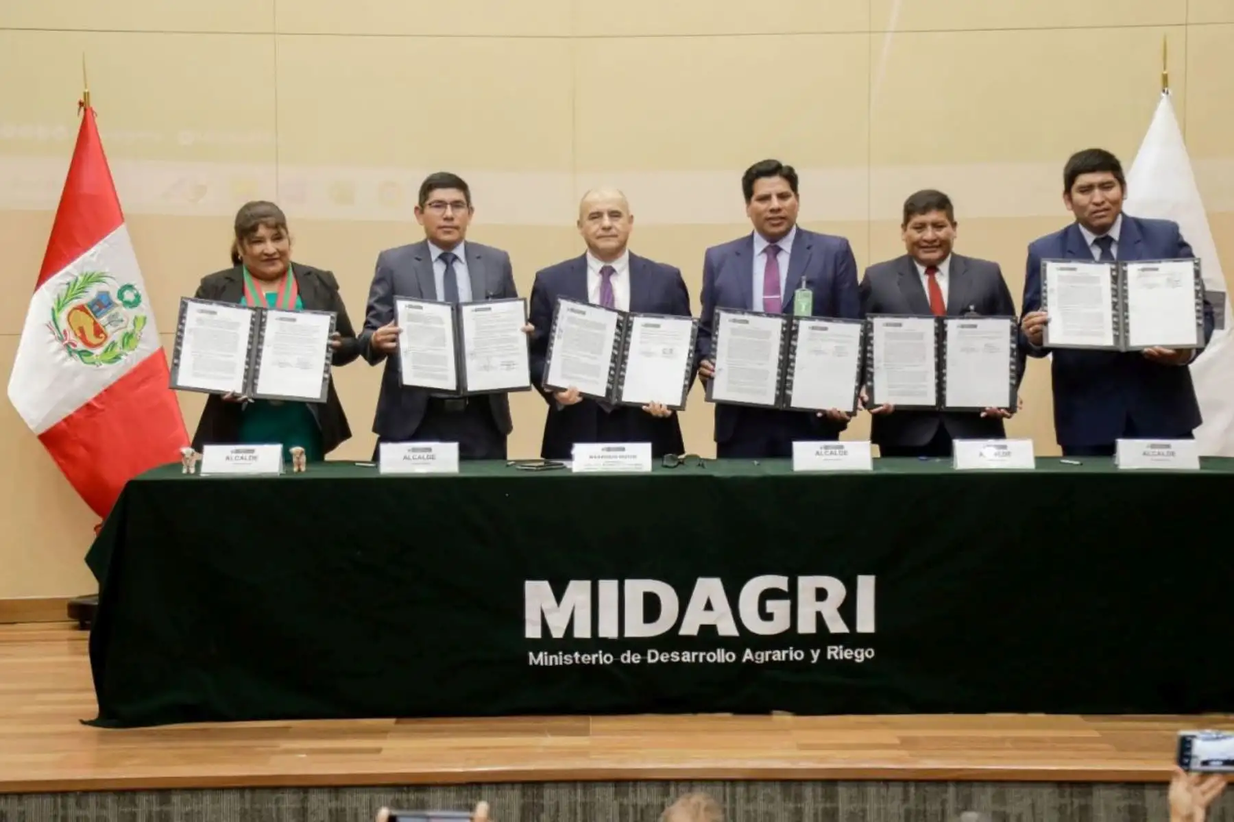 Gobierno suscribió convenio con 27 municipalidades para fortalecer desarrollo del agro. Foto: ANDINA/Difusión