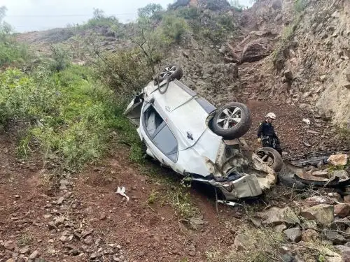 Un auto sufrió un vuelco y cayó a un abismo en la carretera Ayacucho - Huancayo. El trágico accidente dejó una persona fallecida y tres heridas. ANDINA/Difusión