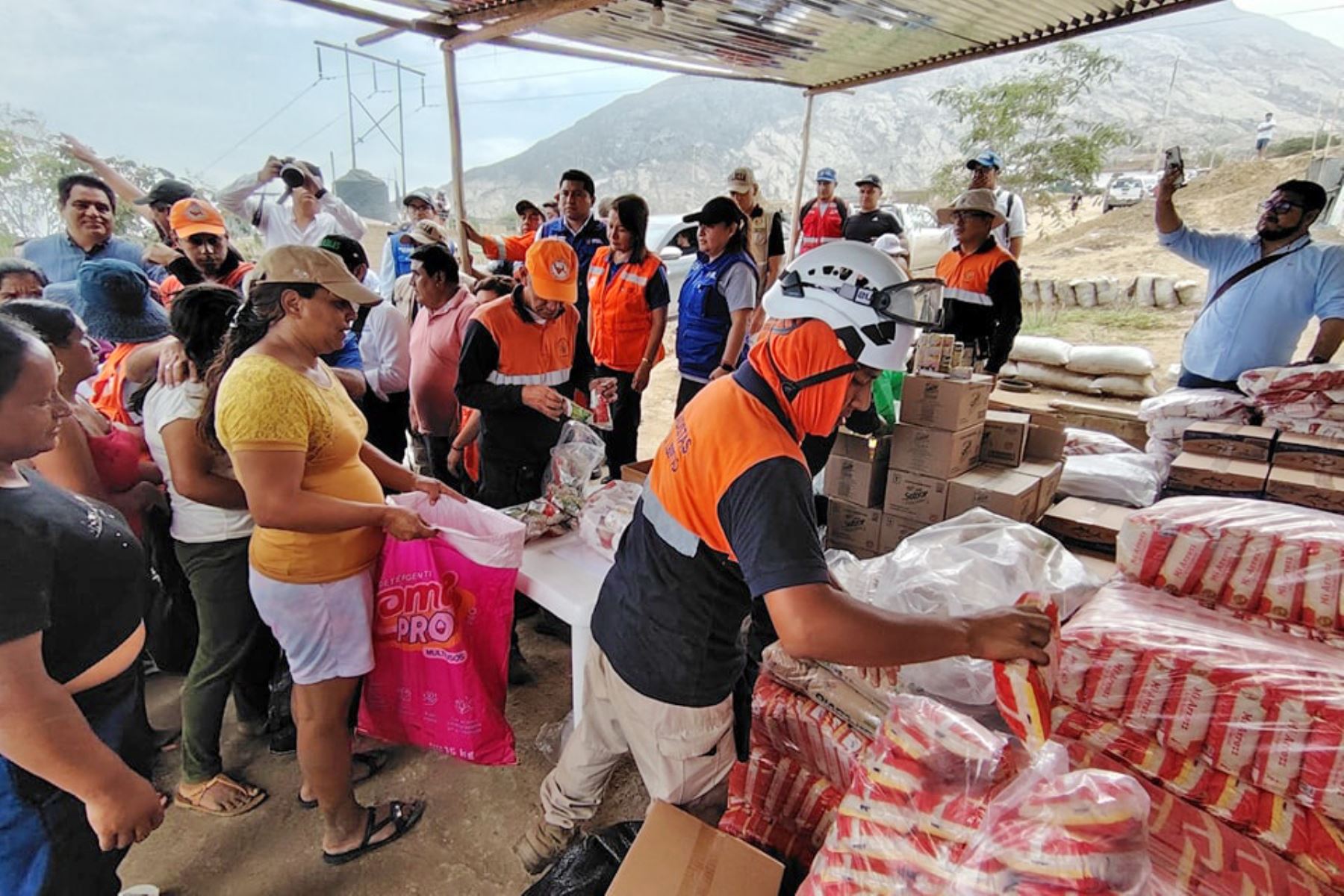 La población damnificada y afectada por la lluvia intensa en Trujillo recibirá alimentos de parte de Defensa Civil del Gore La Libertad. ANDINA/Difusión