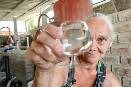 El pisco de Natalina Gordillo, que se produce en Azpitia (Cañete), se luce en una producción sueca que es sensación en la plataforma Netflix. Foto: ANDINA/Juan Carlos Guzmán