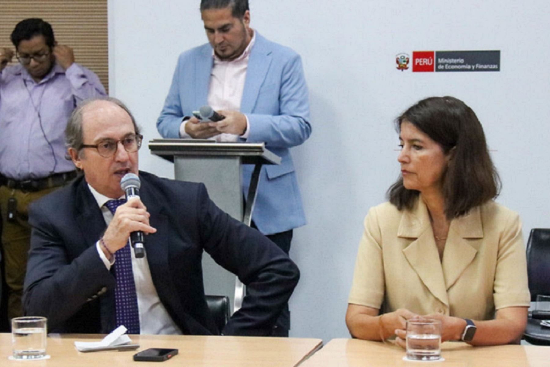 Presidente de la Sociedad Nacional de Industrias (SNI), Felipe James Callao, señala que el shock desregulatorio del MEF impulsará el crecimiento económico del país. Foto: Cortesía.
