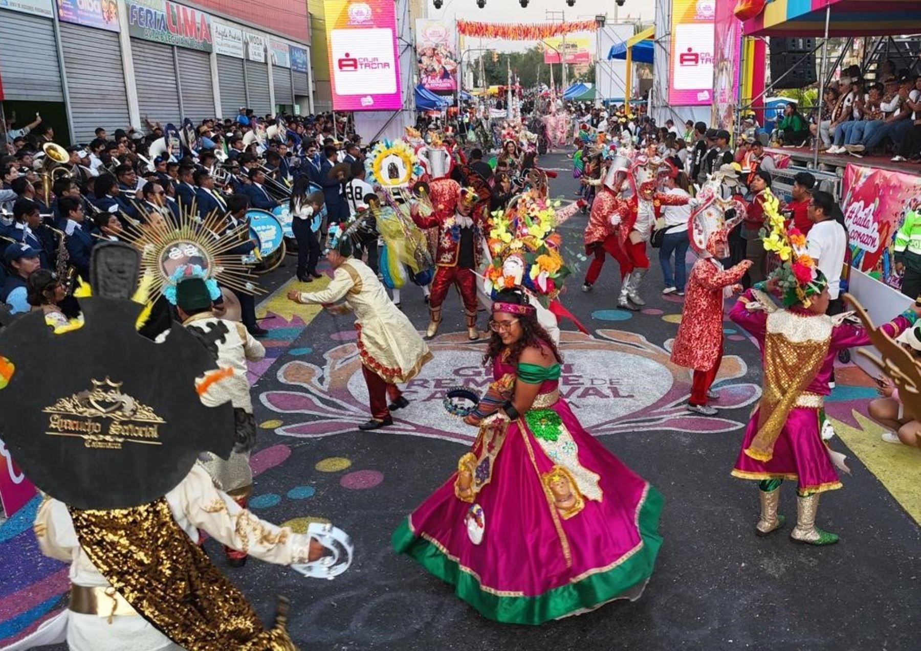 Más de 35,000 visitantes disfrutaron de fin de fiesta del Gran Remate de Carnaval Tacna 2025 que se celebró durante el fin de semana en la ciudad heroica. ANDINA/Difusión