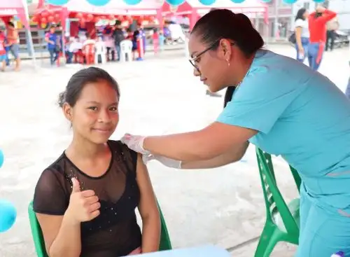 Más de 40,000 adolescentes entre 10 a 16 años de edad de la región Loreto han recibido la primera dosis de la vacuna contra el dengue, informó la Geresa. ANDINA/Difusión