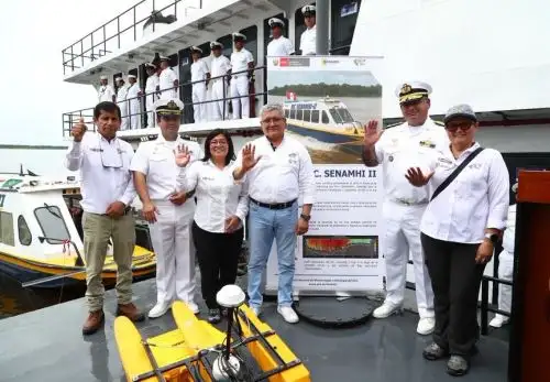 Ministro del Ambiente, Juan Carlos Castro, encabezó ceremonia de lanzamiento del barco de investigación científica del Senamhi que hará el monitoreo del río Amazonas, en Loreto. ANDINA/Difusión