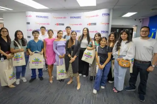 Cada año, adolescentes con buen rendimiento académico y sin recursos económicos ven en Beca 18 del Programa Nacional de Becas y Crédito Educativo (Pronabec) una oportunidad clave para forjar un mejor futuro para ellos y sus familias. Foto: ANDINA/Difusión