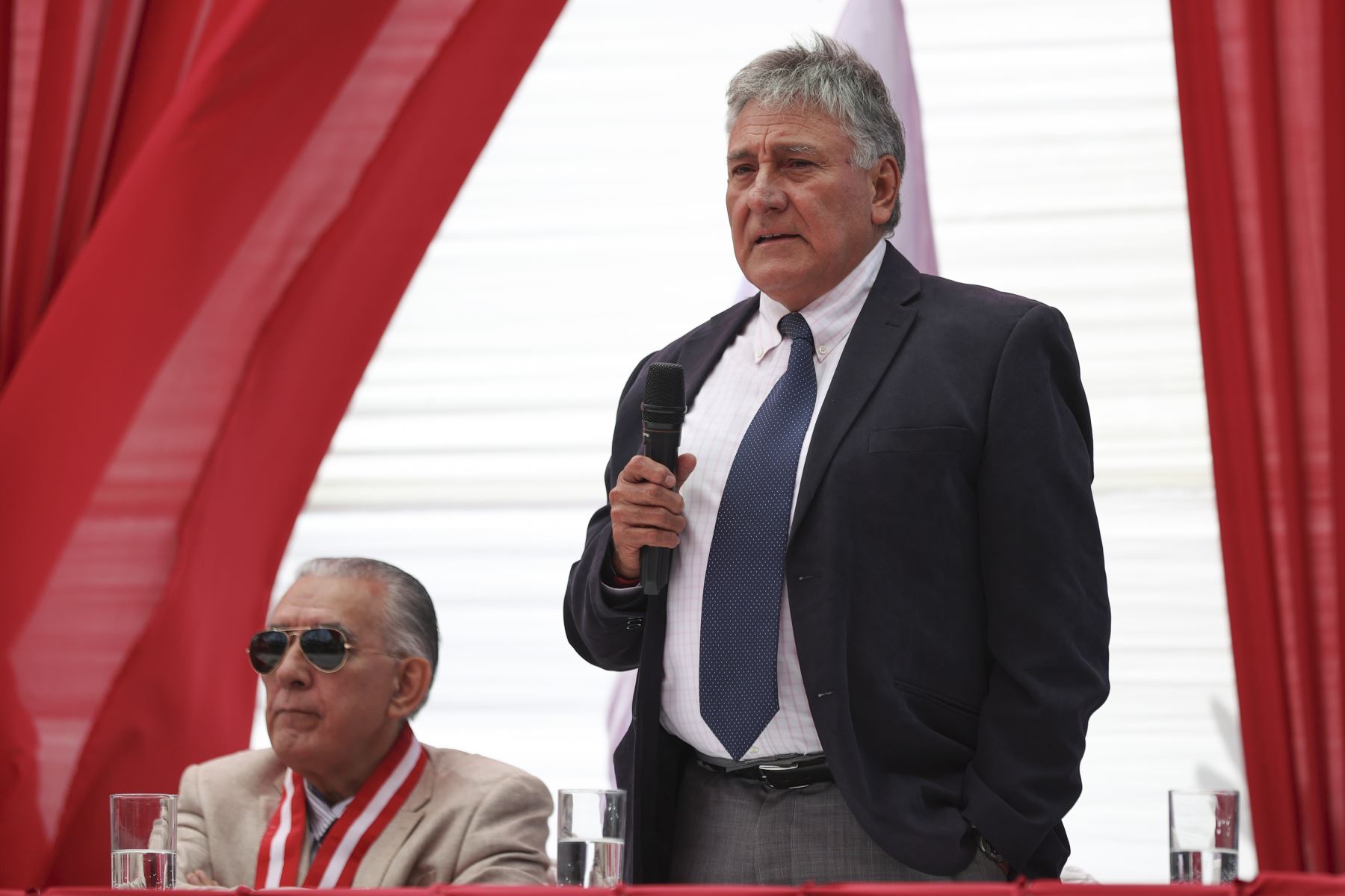 Alejandro Castro, representante de la empresa china que construirá el proyecto. La Universidad Nacional Mayor de San Marcos (UNMSM) colocó la primera piedra del Primer Polo de Desarrollo Tecnológico del Perú, marcando un hito histórico en el avance científico y tecnológico del país y de América Latina. El proyecto se desarrollará en la localidad de Chancay de la provincia limeña de Huaral. El evento contó con la participación de la rectora de la UNMSM Dra. Jeri Ramón Ruffner. Foto: ANDINA/Jhonel Rodríguez R