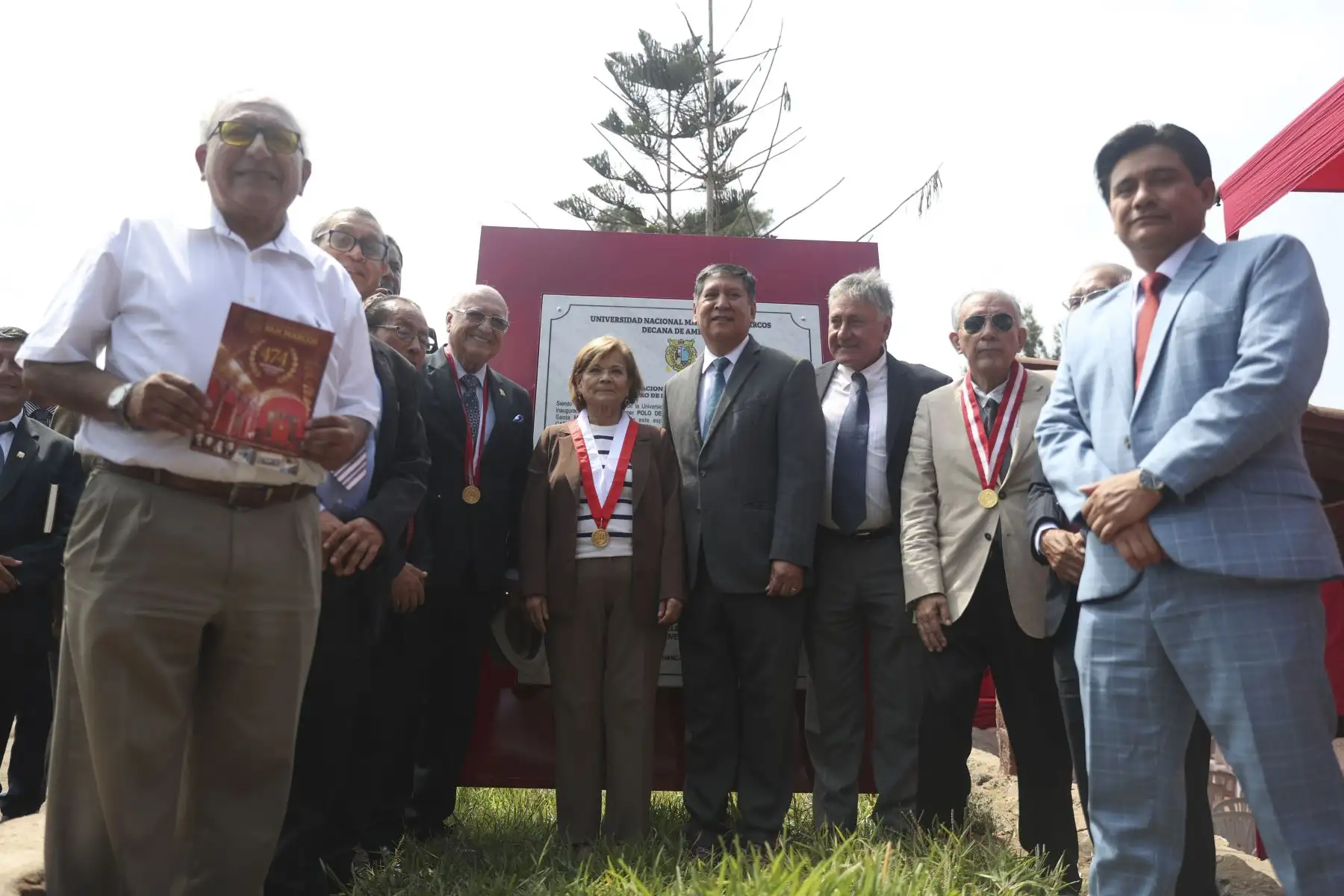 La Universidad Nacional Mayor de San Marcos (UNMSM) colocó la primera piedra del Primer Polo de Desarrollo Tecnológico del Perú, marcando un hito histórico en el avance científico y tecnológico del país y de América Latina. El proyecto se desarrollará en la localidad de Chancay de la provincia limeña de Huaral. El evento contó con la participación de la rectora de la UNMSM Dra. Jeri Ramón Ruffner. Foto: ANDINA/Jhonel Rodríguez Robles